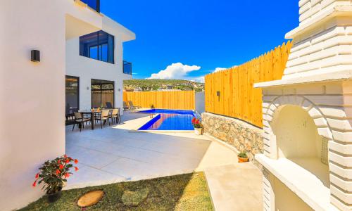 Villa Metaverse — 33