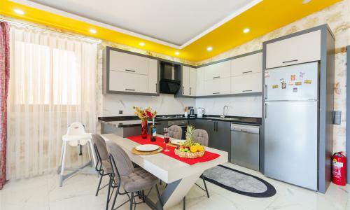 Villa Mira Queen — 31