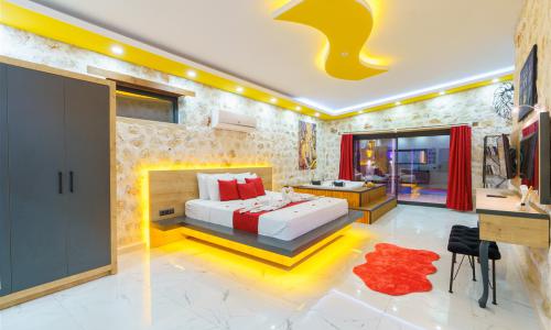 Villa Mira Queen — 49