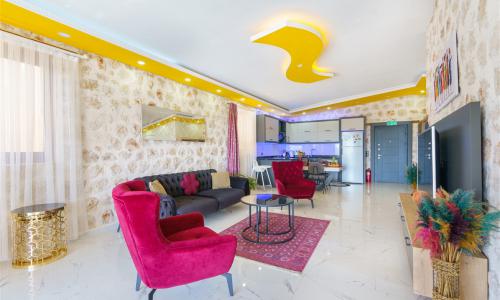 Villa Mira Queen — 50