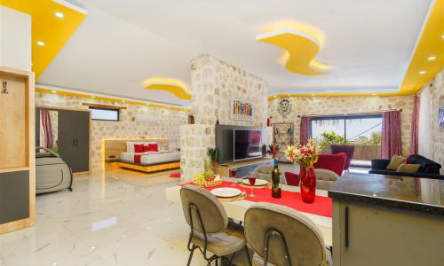Villa Mira Queen — 67