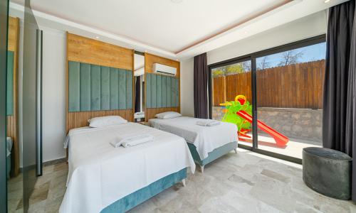 Villa Mira Trio 2 — 65