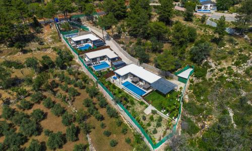 Villa Mira Trio 2 — 61
