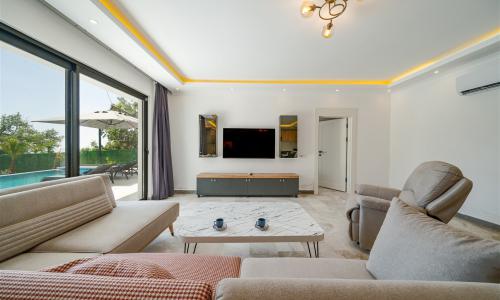 Villa Mira Trio 2 — 51