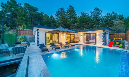 Villa Mira Trio 2 — 35