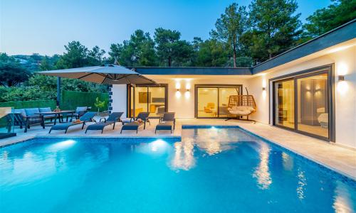 Villa Mira Trio 2 — 36