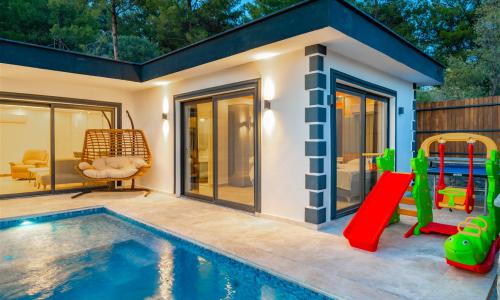 Villa Mira Trio 2 — 37