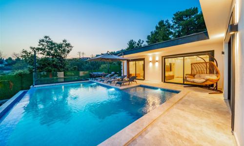Villa Mira Trio 2 — 45