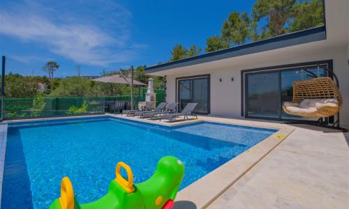 Villa Mira Trio 2 — 7