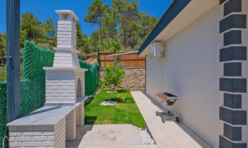 Villa Mira Trio 2 — 11