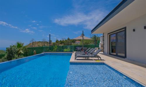 Villa Mira Trio 2 — 23
