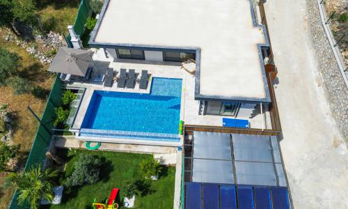 Villa Mira Trio 2 — 34