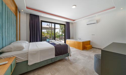 Villa Mira Trio 2 — 55