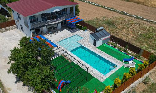 Villa Miranda — 90