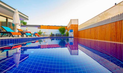Villa Monica 2 — 8