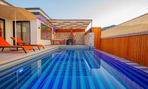 Villa Monica 1 — 2