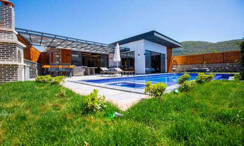 Villa Montenegro — 12