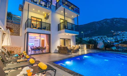 Villa Moon — 1