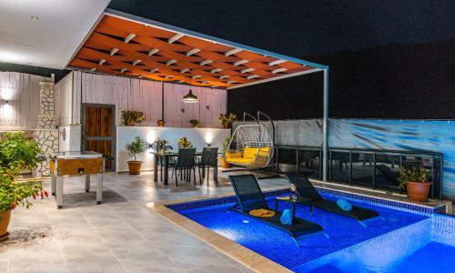 Villa Neon — 7