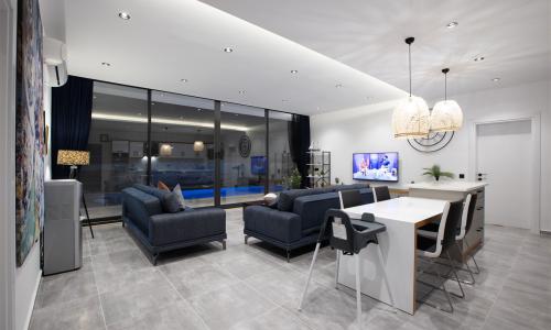 Villa Neon — 13