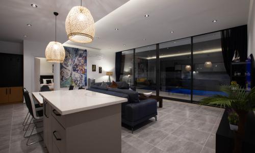Villa Neon — 15