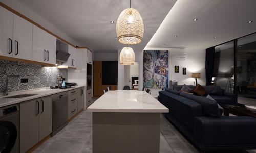 Villa Neon — 18