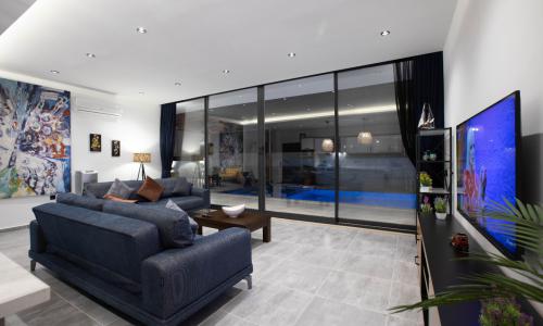 Villa Neon — 21