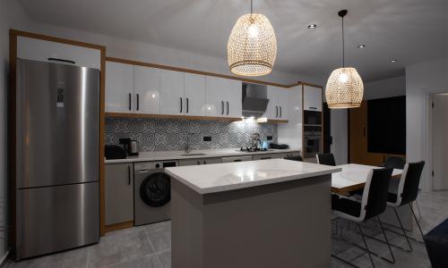 Villa Neon — 22