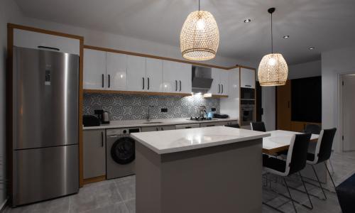 Villa Neon — 23