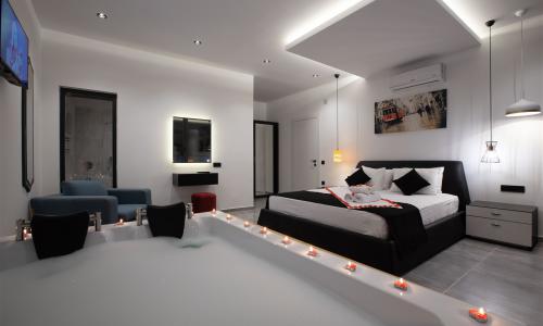 Villa Neon — 39