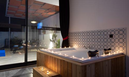 Villa Neon — 26