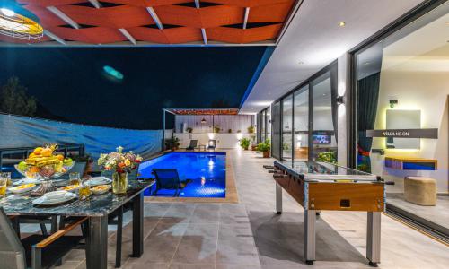 Villa Neon — 5