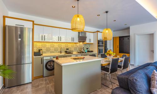 Villa Neon — 29