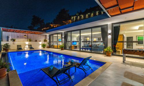 Villa Neon — 2