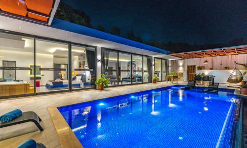Villa Neon