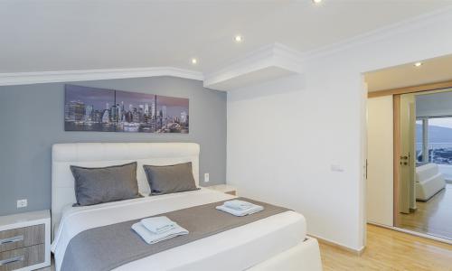 Villa Neptune — 100