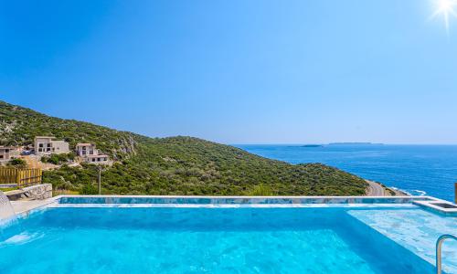 Villa Nevra — 13