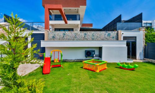Villa Newcastle — 6