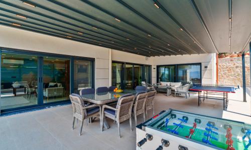 Villa Newcastle — 17