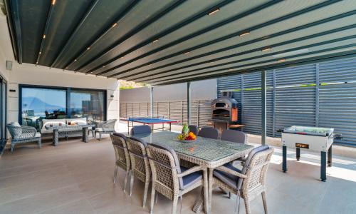 Villa Newcastle — 18