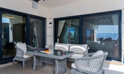 Villa Newcastle — 19
