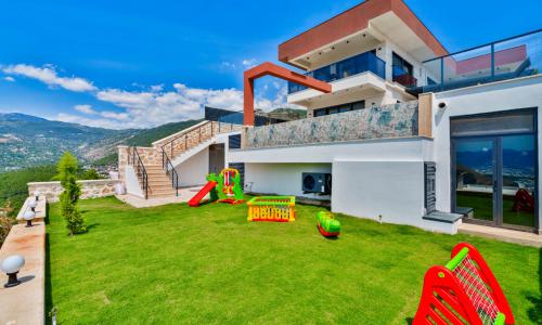 Villa Newcastle — 3