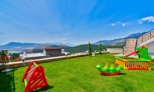 Villa Newcastle — 4