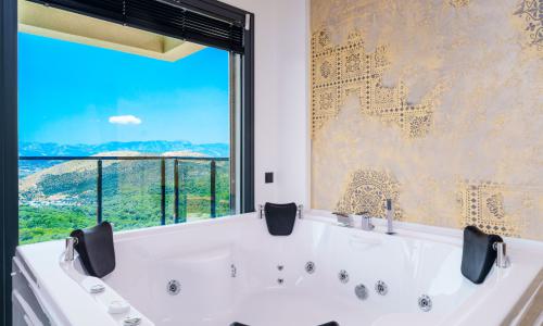Villa Newcastle — 62