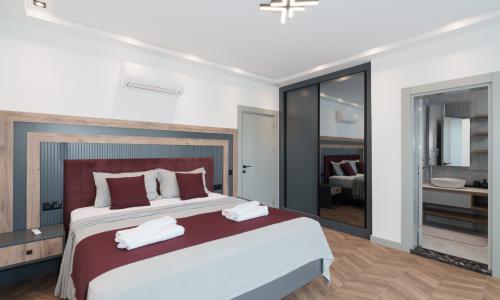 Villa Newcastle — 49