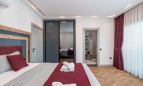 Villa Newcastle — 50
