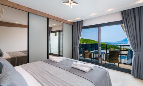 Villa Newcastle — 65