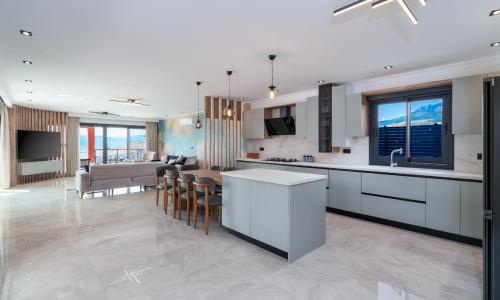Villa Newcastle — 33