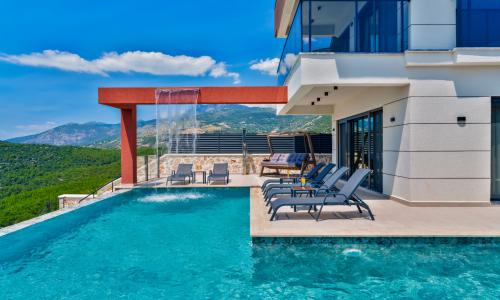 Villa Newcastle — 12