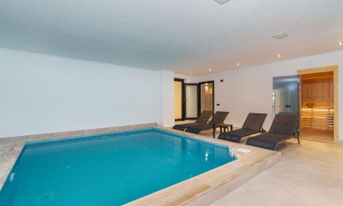Villa Newcastle — 41
